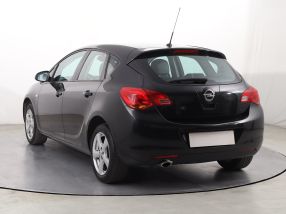 Opel Astra - 2012