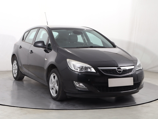 Opel Astra 2012