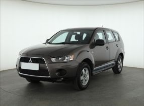Mitsubishi Outlander - 2011