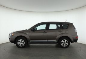 Mitsubishi Outlander - 2011