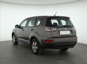 Mitsubishi Outlander - 2011