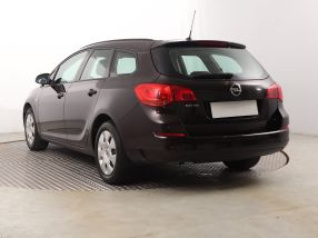 Opel Astra - 2011