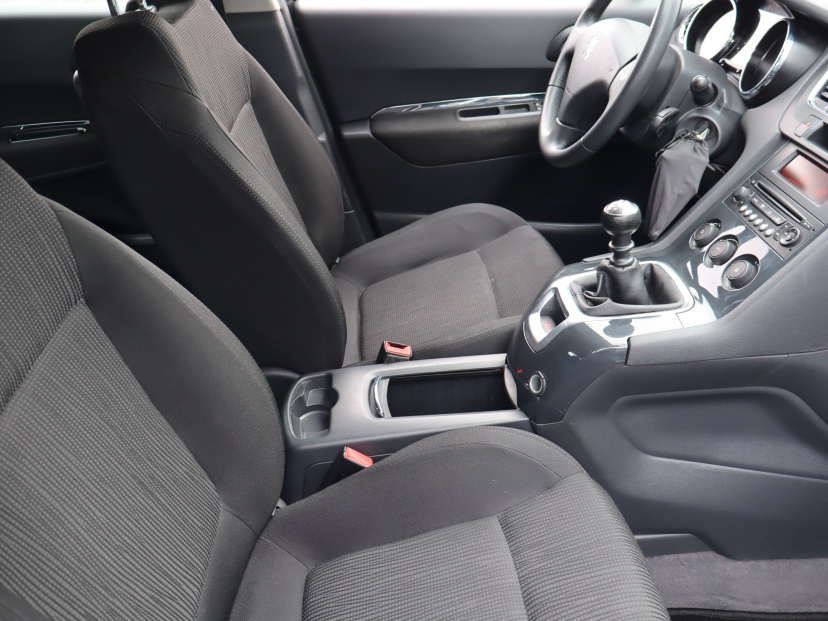 Peugeot 5008, 2010