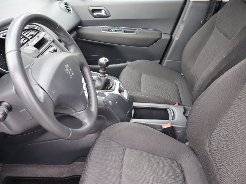 Peugeot 5008, 2010