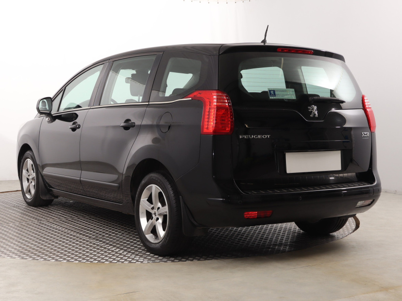 Peugeot 5008, 2010