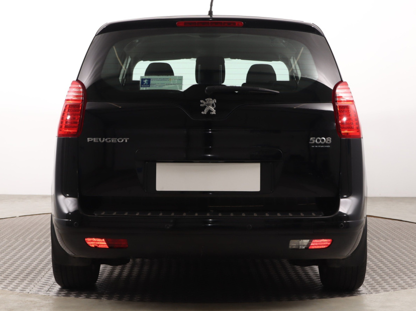 Peugeot 5008, 2010