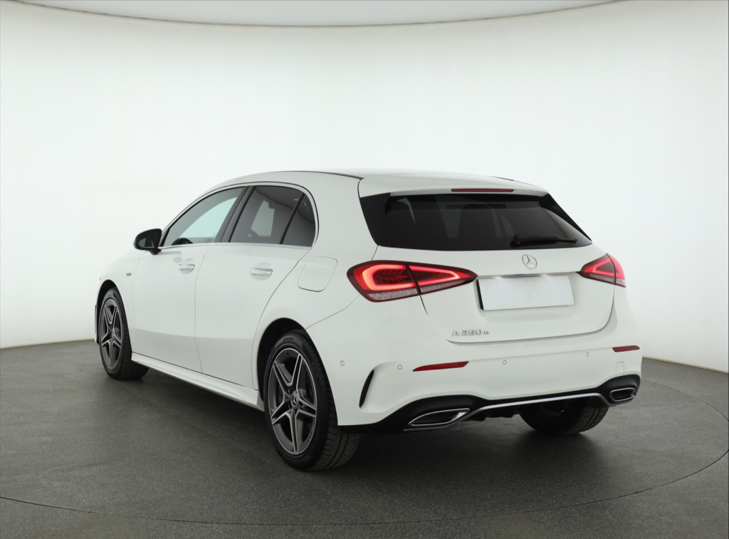 Mercedes-Benz A