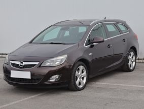 Opel Astra - 2012