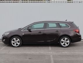 Opel Astra - 2012