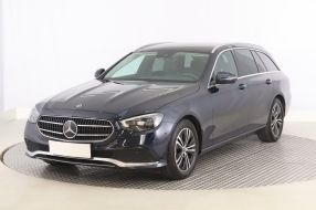 Mercedes-Benz E - 2021
