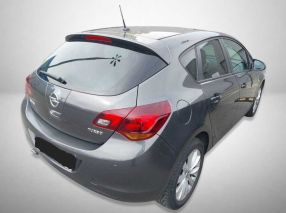 Opel Astra - 2012