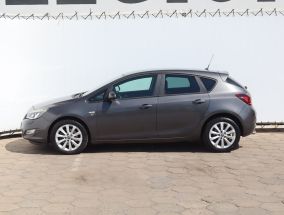 Opel Astra - 2012