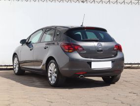 Opel Astra - 2012