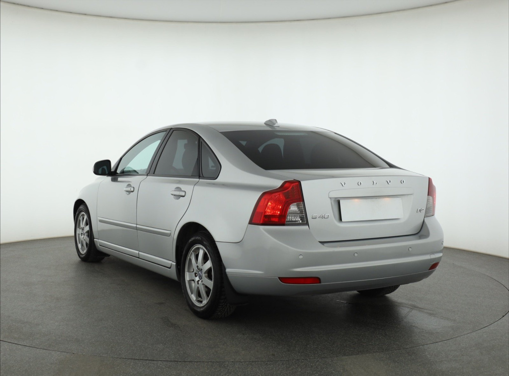 Volvo S40