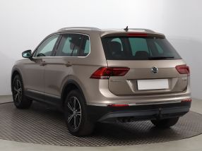 Volkswagen Tiguan - 2016