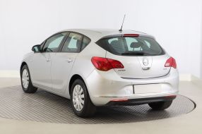 Opel Astra - 2015