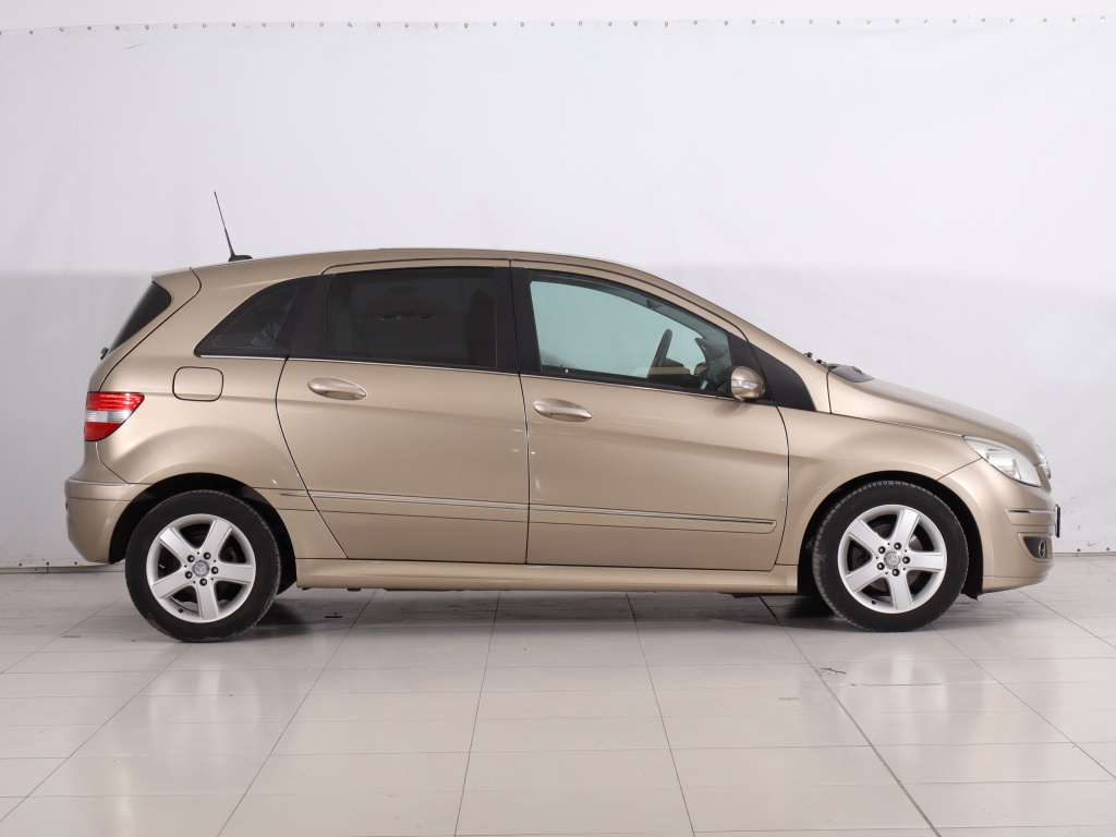 Mercedes-Benz B