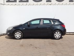Opel Astra - 2012
