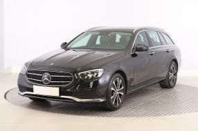 Mercedes-Benz E - 2020