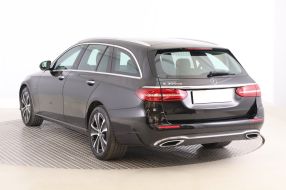 Mercedes-Benz E - 2020