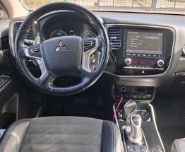 Mitsubishi Outlander - 2020