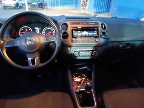Volkswagen Tiguan - 2012