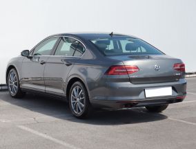 Volkswagen Passat - 2015