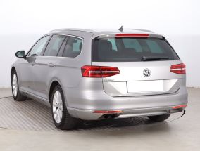 Volkswagen Passat - 2015