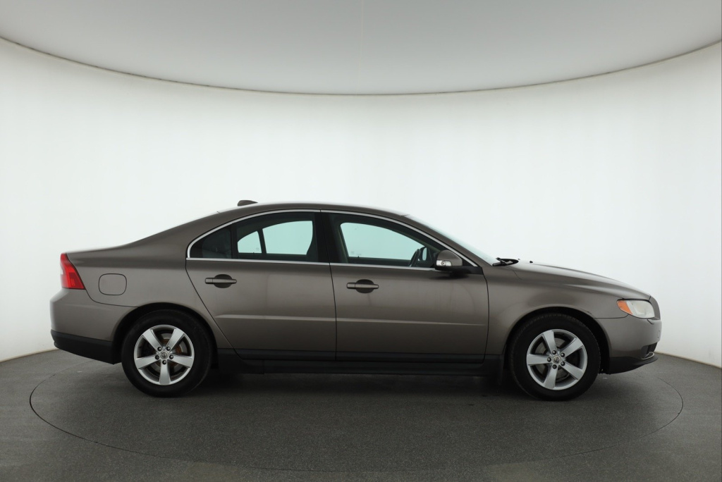Volvo S80