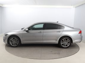 Volkswagen Passat - 2020