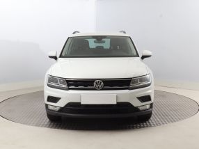 Volkswagen Tiguan - 2016