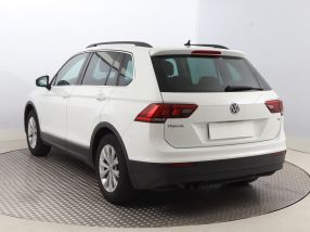 Volkswagen Tiguan - 2016