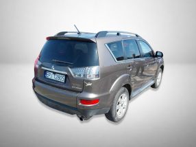 Mitsubishi Outlander - 2011