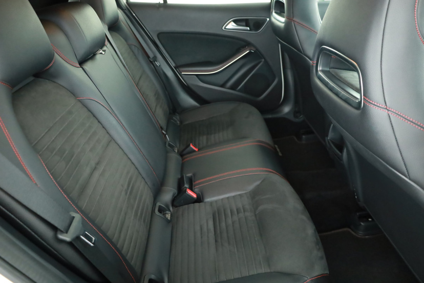 Mercedes-Benz GLA, 2015