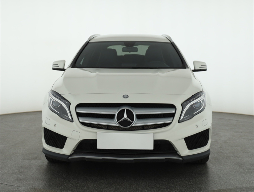 Mercedes-Benz GLA, 2015