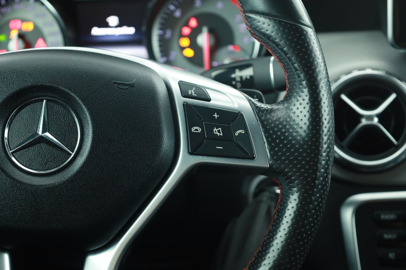 Mercedes-Benz GLA, 2015