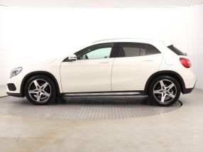 Mercedes-Benz GLA - 2015