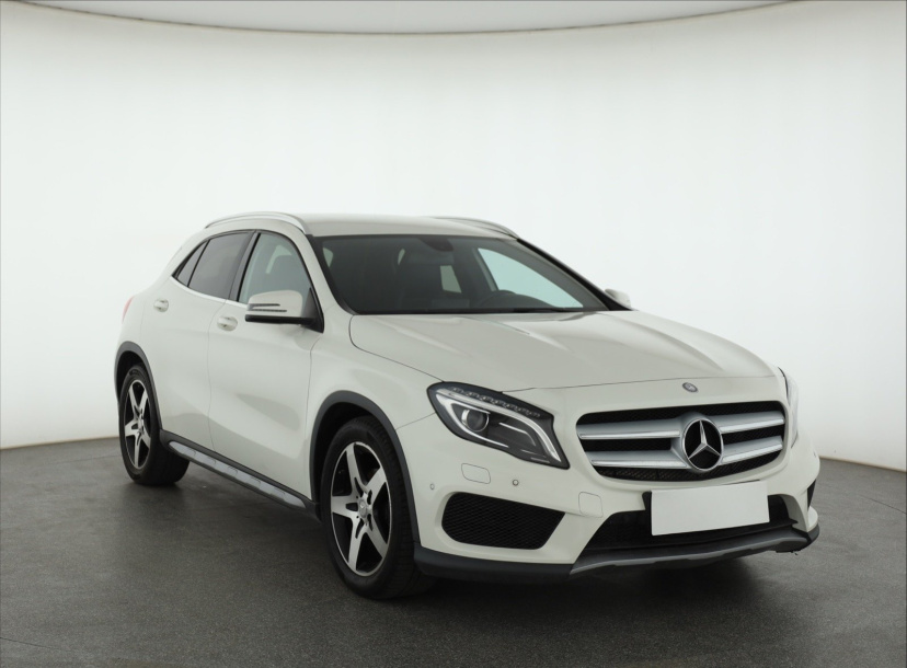 Mercedes-Benz GLA, 2015