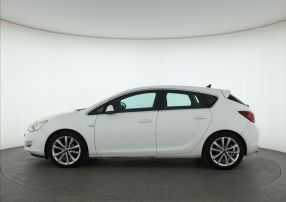 Opel Astra - 2010
