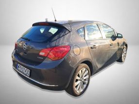 Opel Astra - 2013