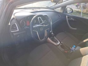 Opel Astra - 2013