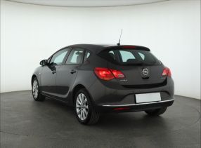 Opel Astra - 2013