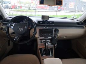 Volkswagen Passat - 2012