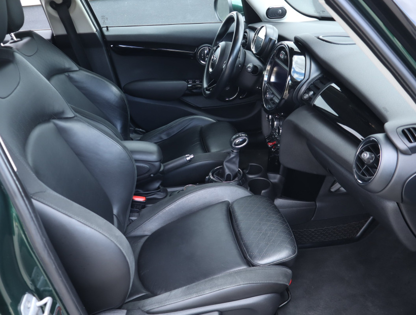 MINI 5-door, 2015