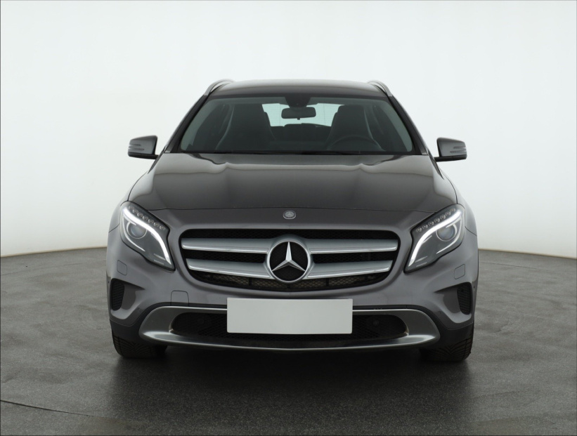 Mercedes-Benz GLA, 2015
