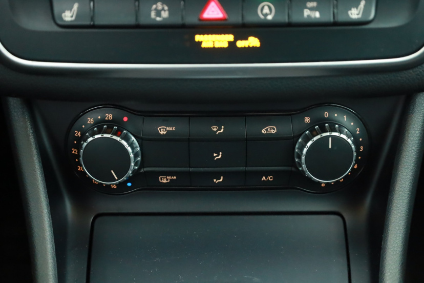 Mercedes-Benz GLA, 2015