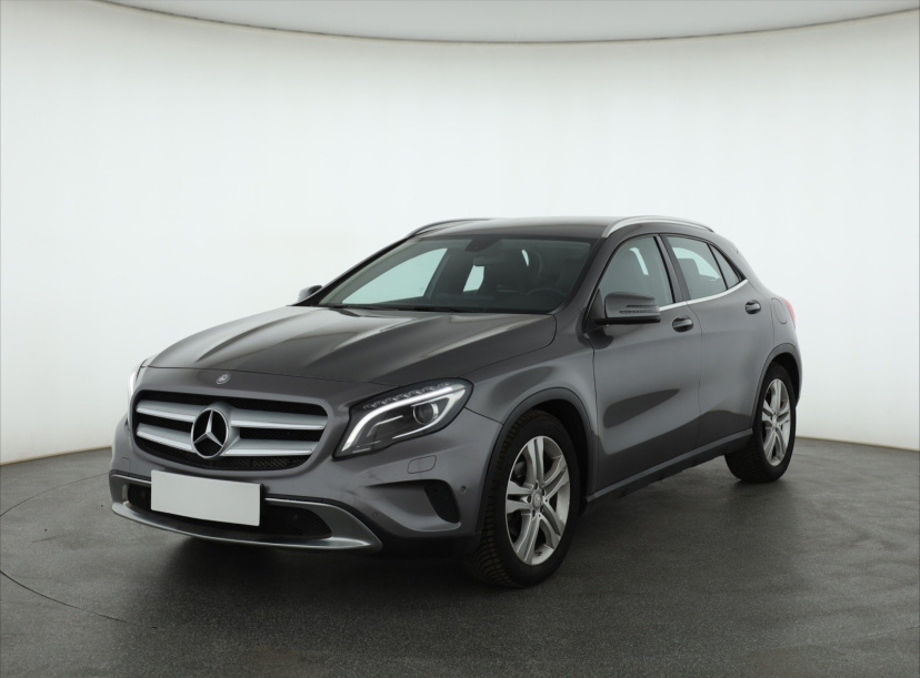 Mercedes-Benz GLA, 2015