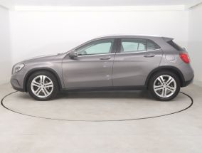 Mercedes-Benz GLA - 2015