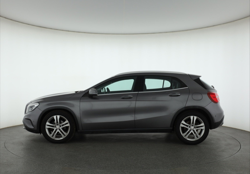 Mercedes-Benz GLA, 2015