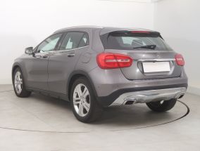 Mercedes-Benz GLA - 2015